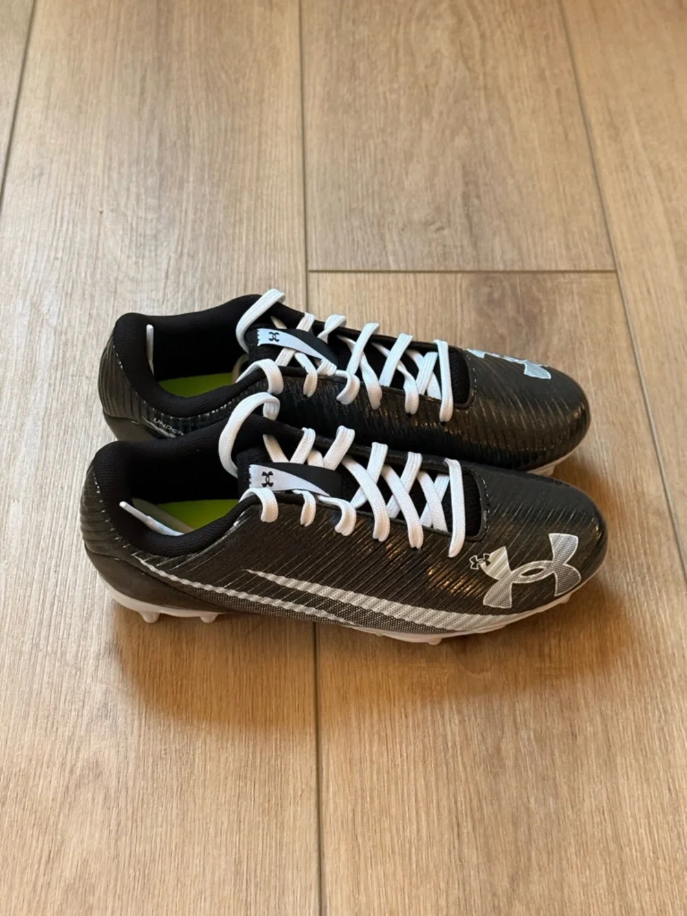 UNDER ARMOUR UA BLUR SELECT JR CLEATS SIZE 4 NWB